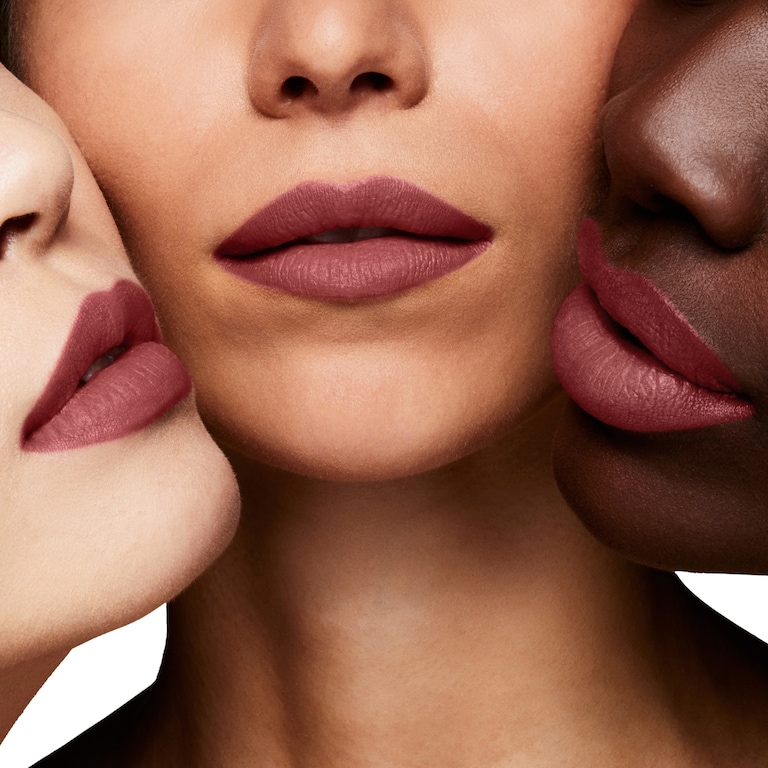 Liquid Lip Luxe Matte, Lark, 121, 6ml, Model, Multiple Skin Tone